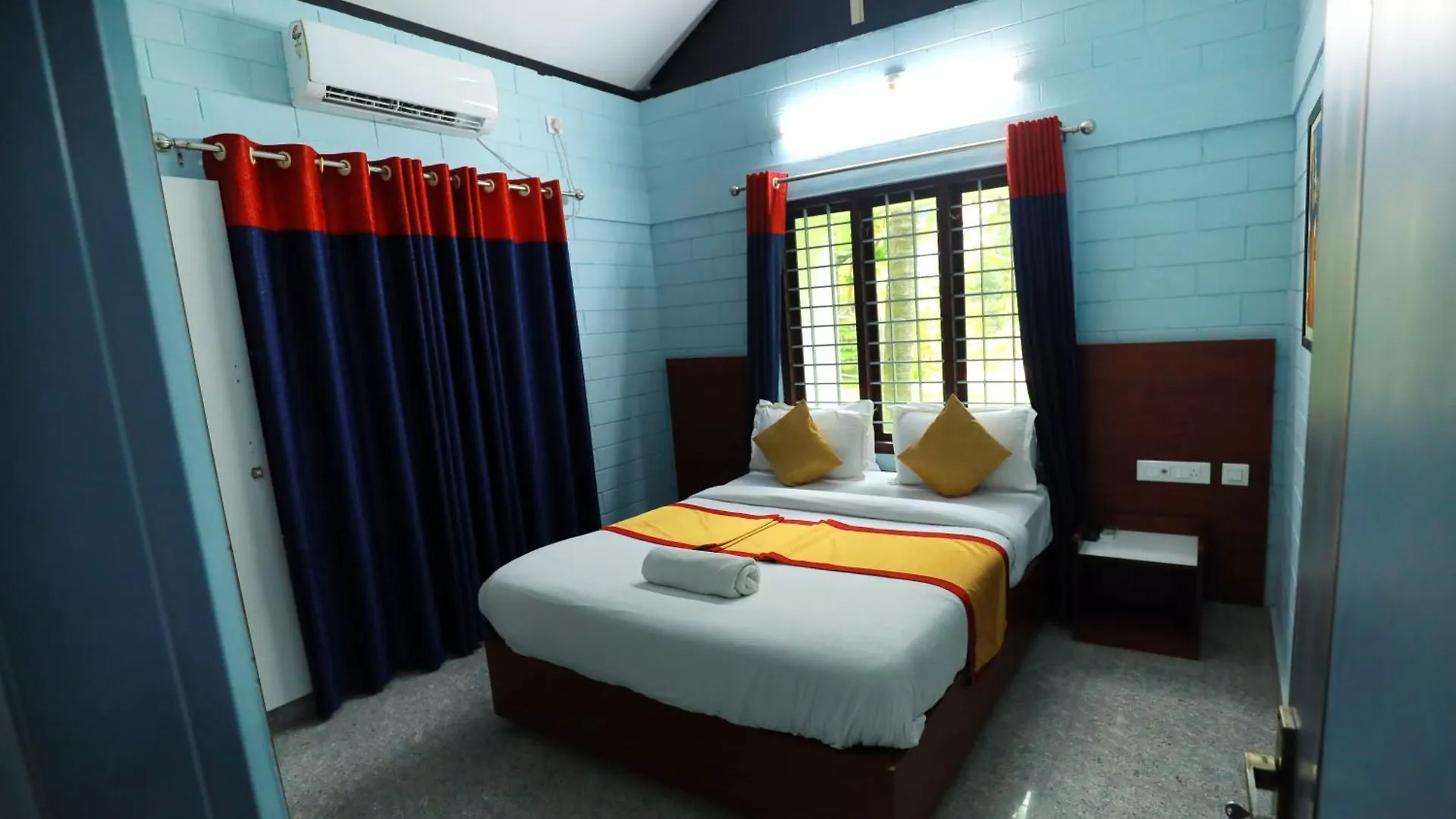 Narmada Pool Villa Angādipuram Indie